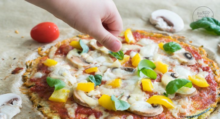 Pizza mit Zucchini-Mozzarella-Boden – ohne Mehl